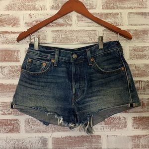 Levi’s 501 cut off shorts medium wash size 24